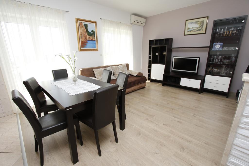 Apartments Dundic Makarska Ngoại thất bức ảnh