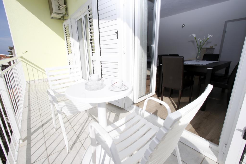 Apartments Dundic Makarska Ngoại thất bức ảnh